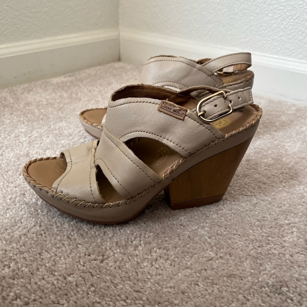 Stylish Beige Wedge Sandals